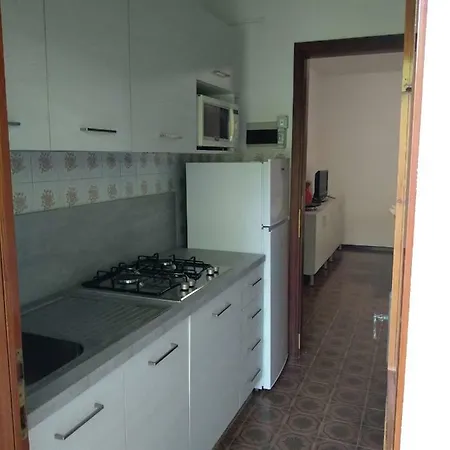 Διαμέρισμα Leda 4 *