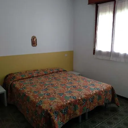 Διαμέρισμα Leda 4 *